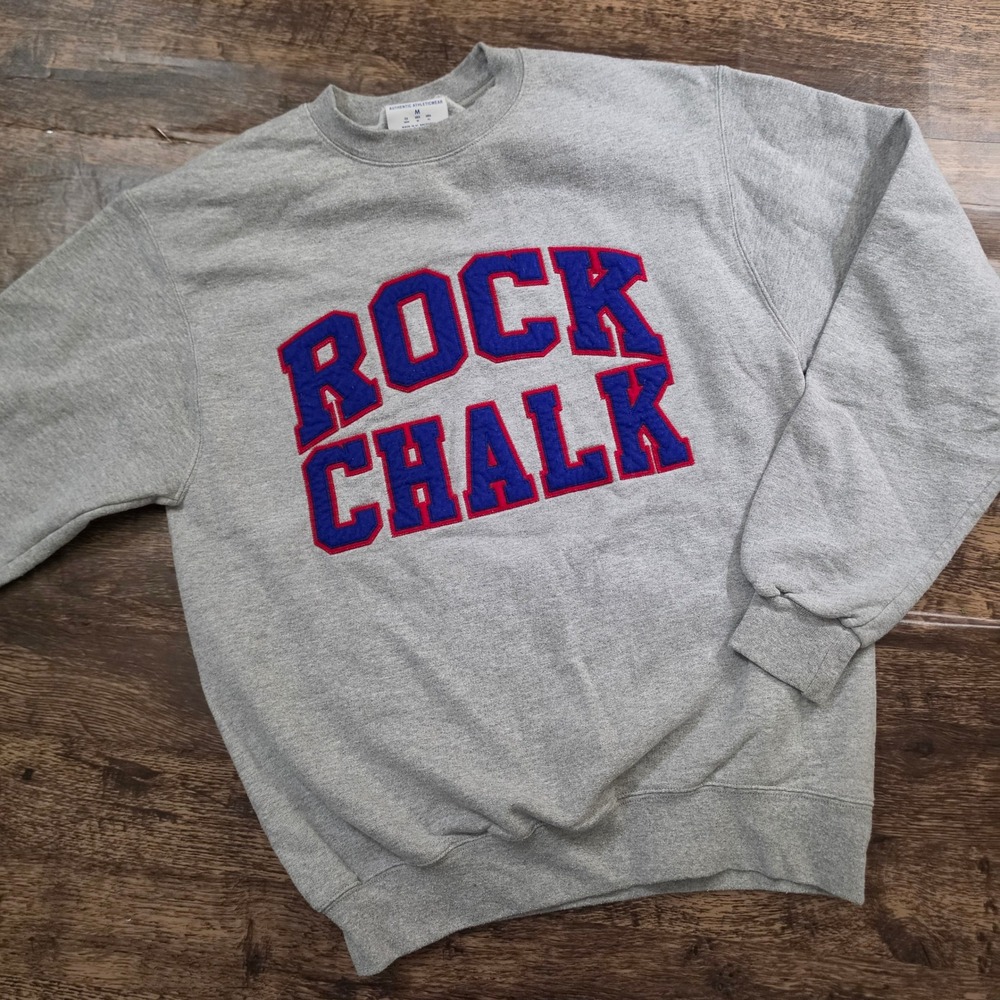 CHAMPION Sweatshirt Mens Medium Gray Rock Chalk Chenille Patch Crewneck